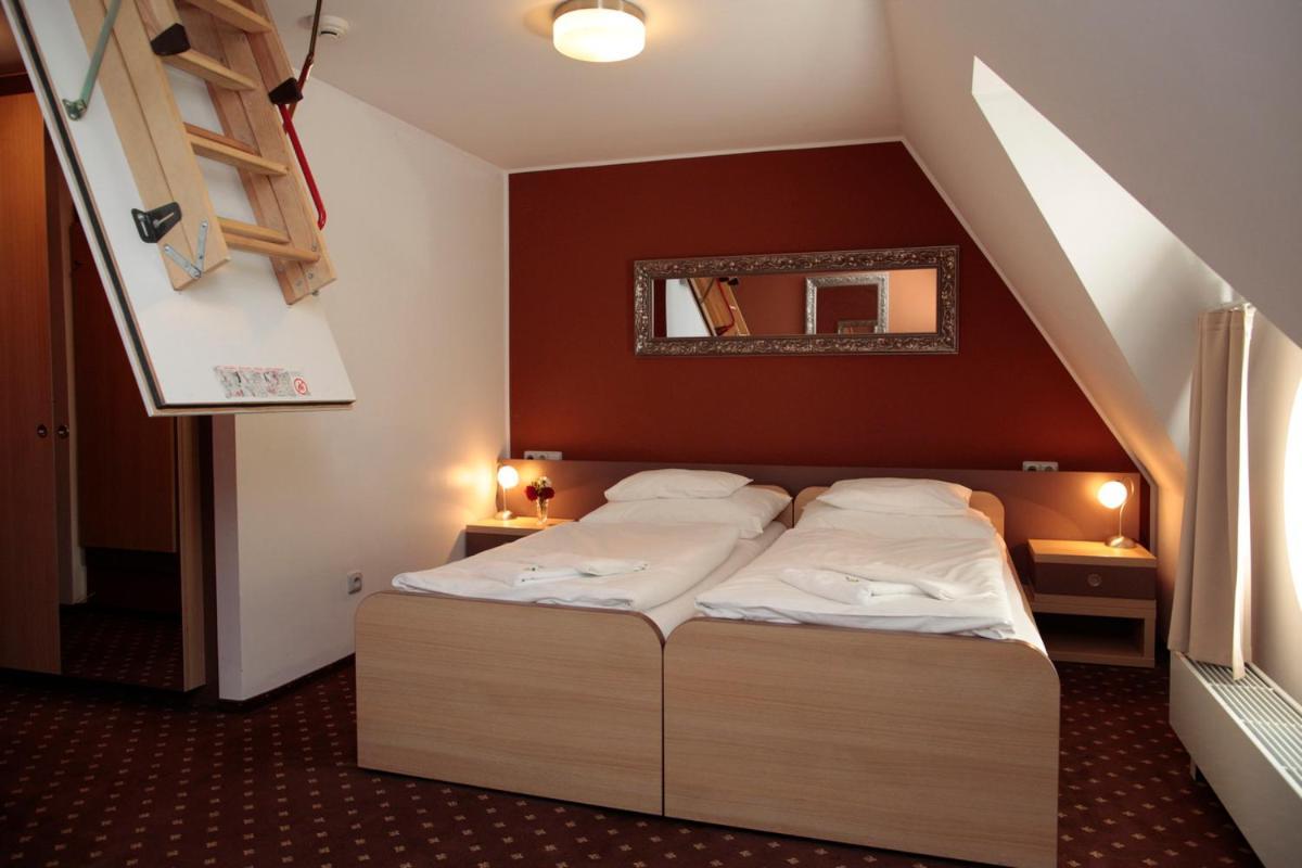 Strančice Hotel Zamek Berchtold מראה חיצוני תמונה