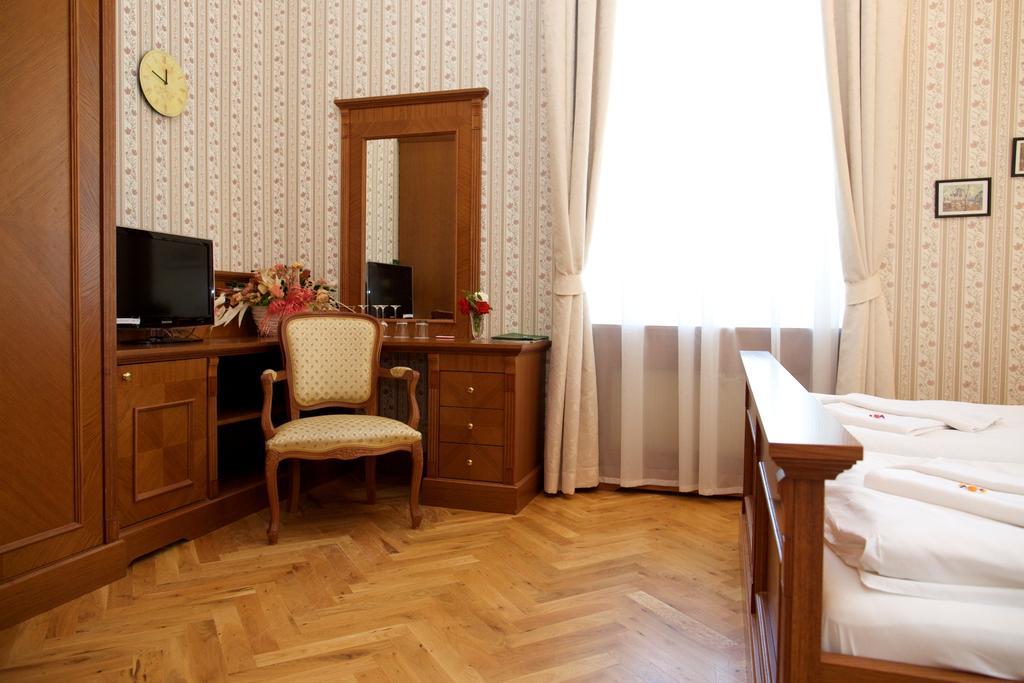 Strančice Hotel Zamek Berchtold מראה חיצוני תמונה