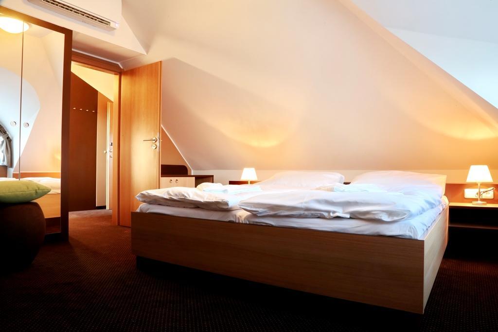 Strančice Hotel Zamek Berchtold מראה חיצוני תמונה