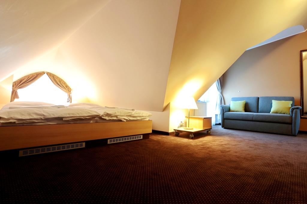 Strančice Hotel Zamek Berchtold מראה חיצוני תמונה