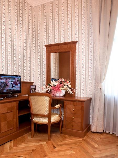 Strančice Hotel Zamek Berchtold מראה חיצוני תמונה